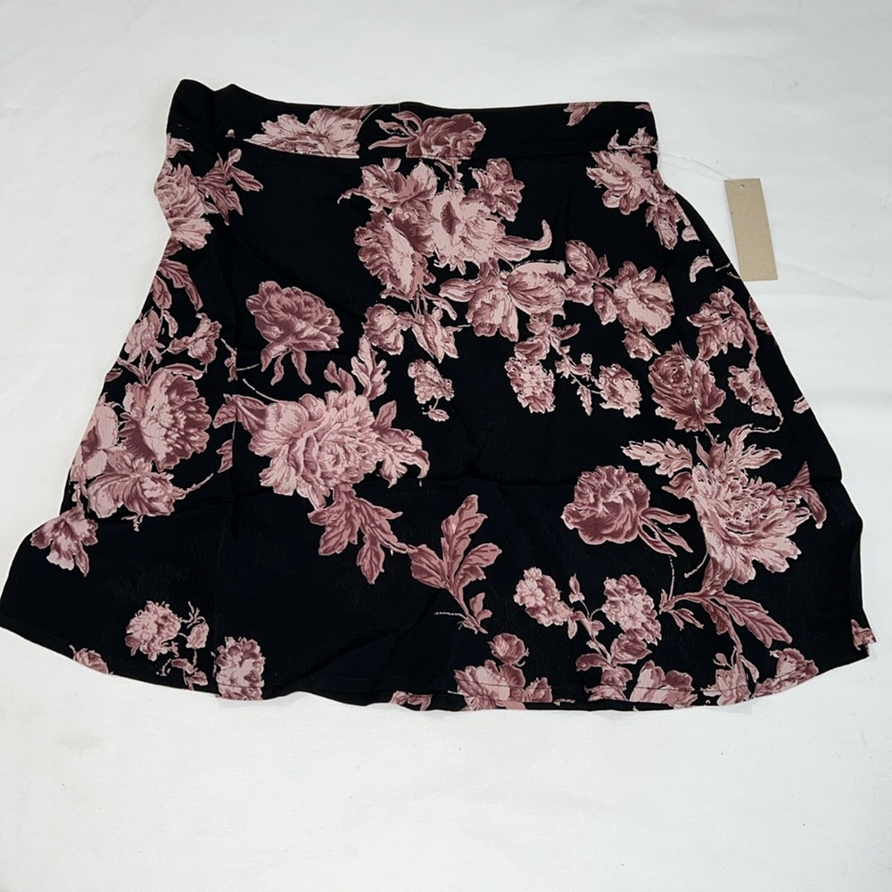 Flynn Skye it skirt dramatic blooms, M